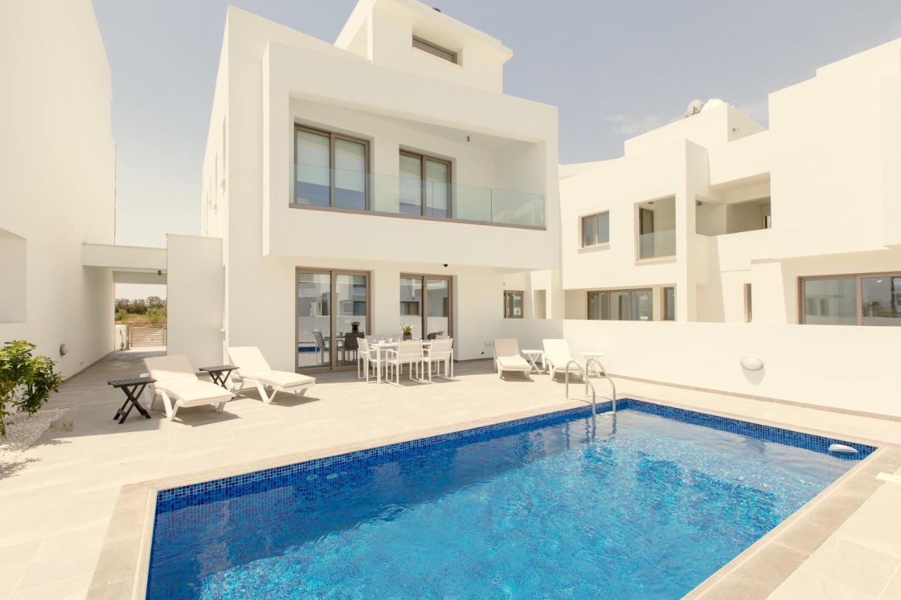 Palm Tree Villas Livadhia Ngoại thất bức ảnh